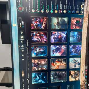 League of legends old account lots of skins most of the before 2017 - Image 3