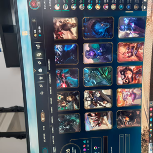 League of legends old account lots of skins most of the before 2017 - Image 5